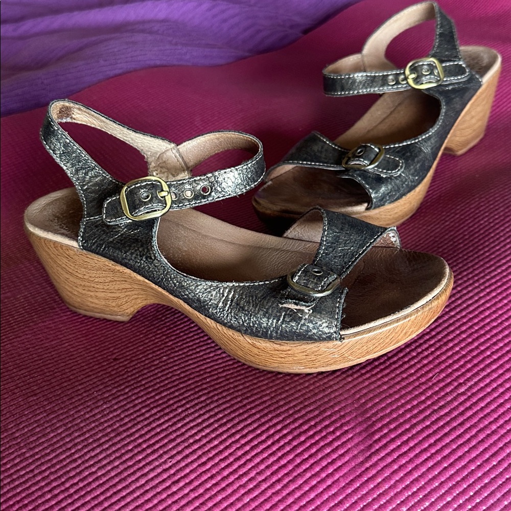 Women’s pewter Metallic Leather Platform Sandals Dansko Sz38